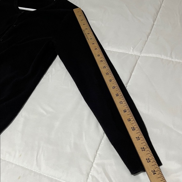 Croft & Barrow Women's Black Cardigan Sweater - Picture 3 of 6